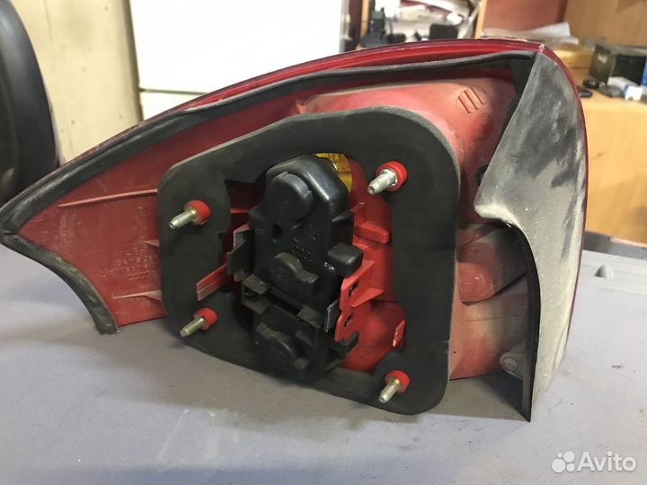 Фонарь задний правый Audi A6 С5 1997 2.4 ALF МКПП