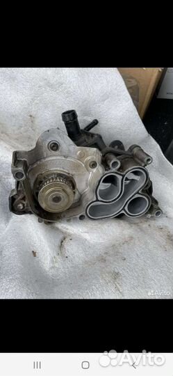 Водяной насос (помпа) шкода рапид 2017г.в