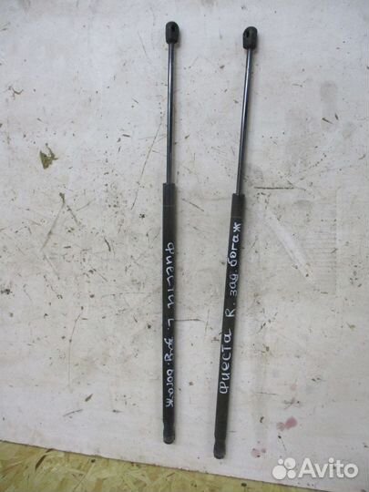 Амортизатор задней крышки багажника Форд Фиеста