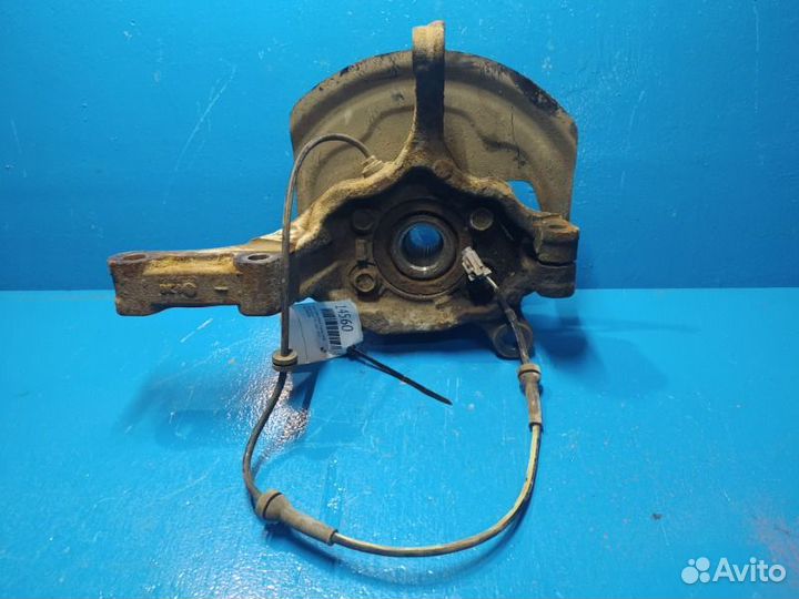 Кулак поворотный передний правый Nissan X-Trail