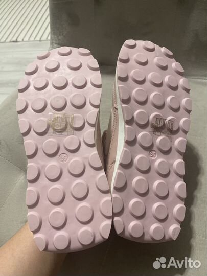 Кроссовки 36