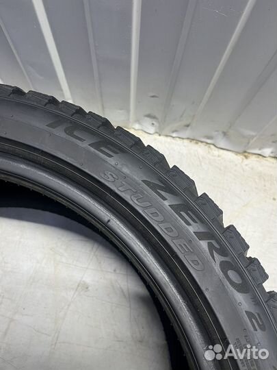 Pirelli Ice Zero 2 245/40 R19 98H