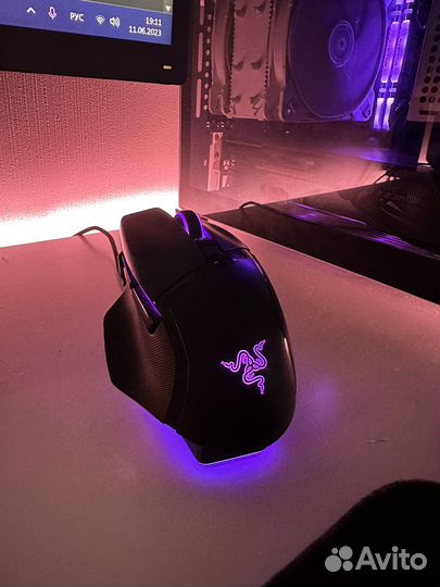 Razer Basilisk Ultimate с зарядной станцией