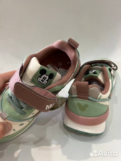 Кроссовки disney