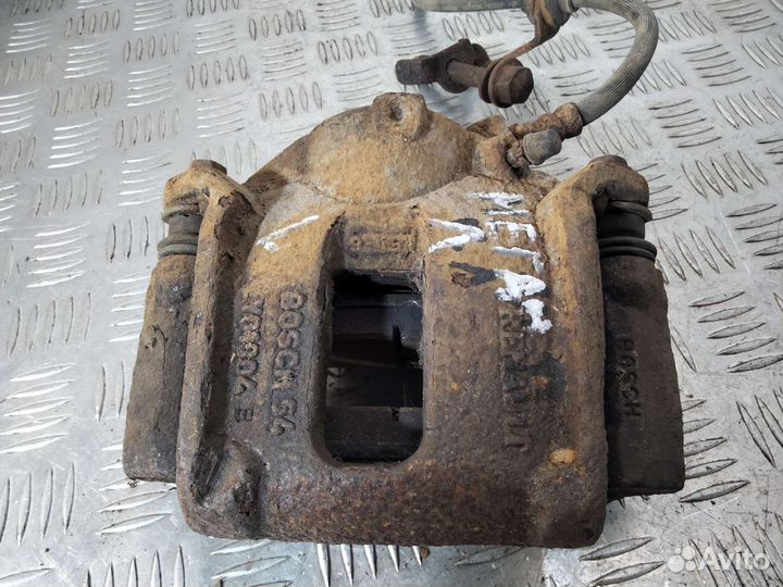 Суппорт передний левый Renault Megane II