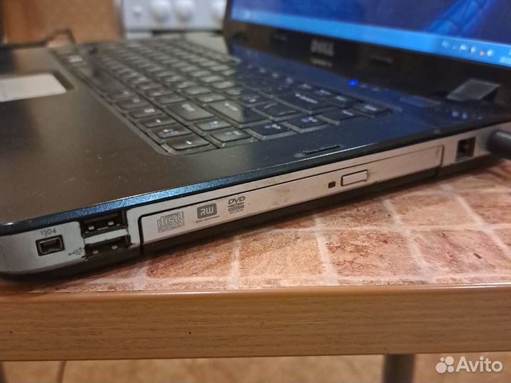 Ноутбук dell Vostro 1015