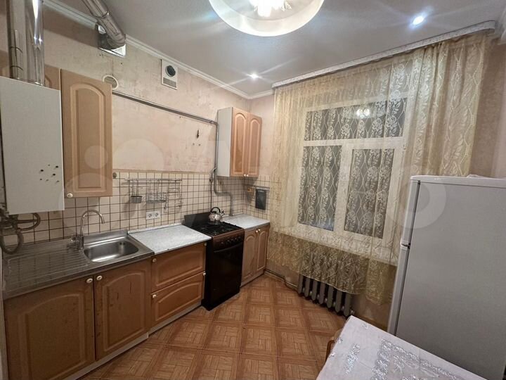 2-к. квартира, 50 м², 3/3 эт.