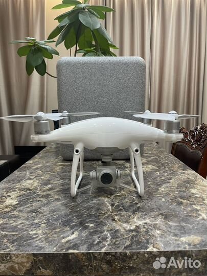 Квадрокоптер dji phantom 4 + шлем