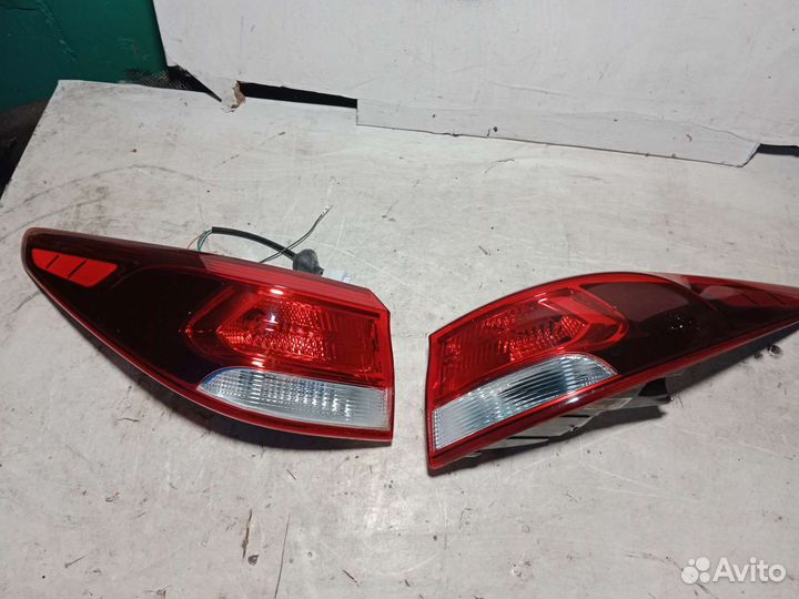 Фонарь правый и левый Kia Rio 4 2017-2020