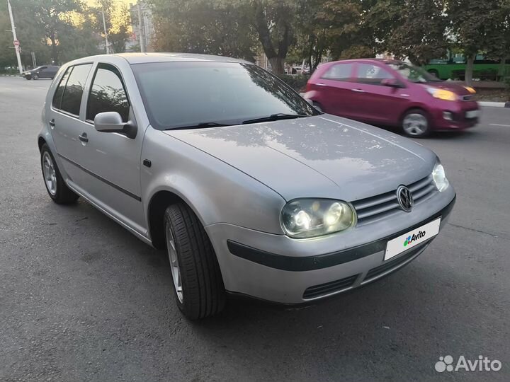 Volkswagen Golf, 2003