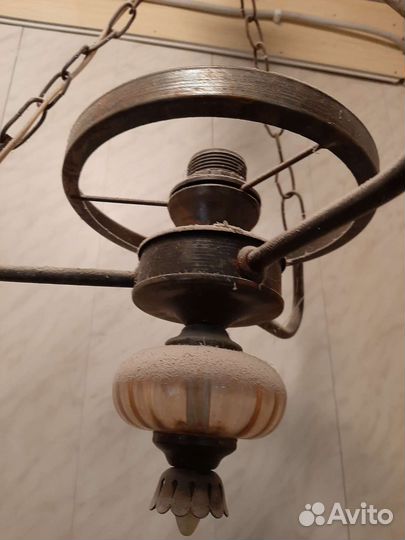 Люстра потолочная.светильник