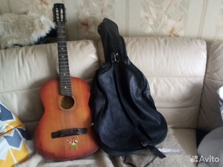 Акустическая гитара СССР с чехлом