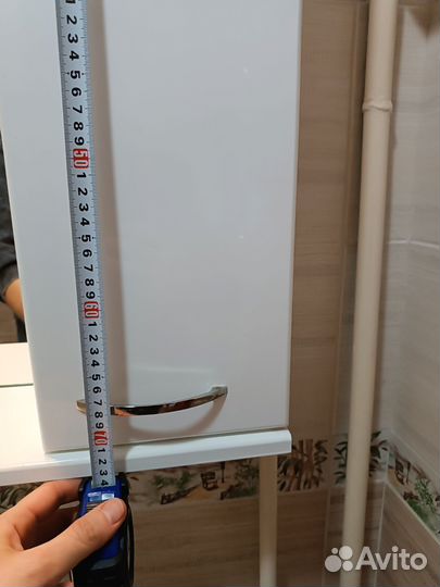 Зеркало со шкафчиком в ванную