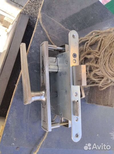 Замок для входной двери бу