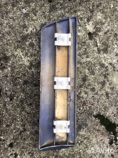 Молдиг на передее крыло w210