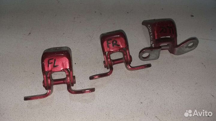 Петли дверей Honda Civic 4D