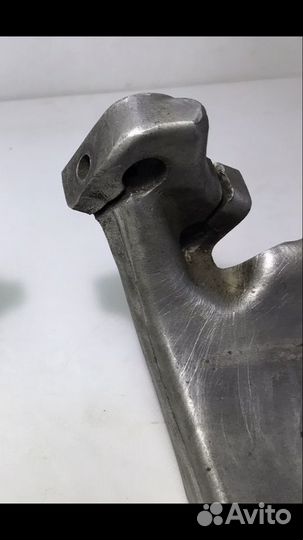 Кулак поворотный передний левый Ауди S8 A8 D3