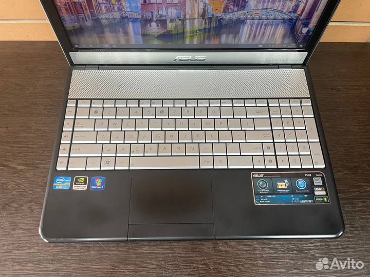 Ноутбук Asus/Full HD/i7/8Гб/2видеокарты-2Гб