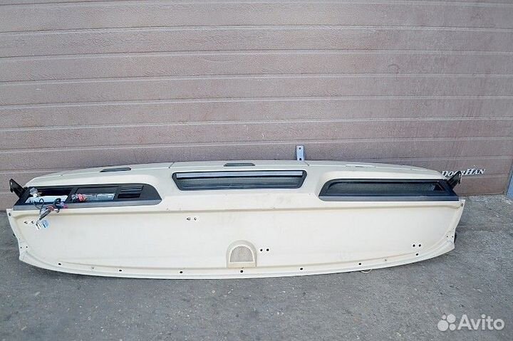 Верхнее салонное отделение для хранения, переднее