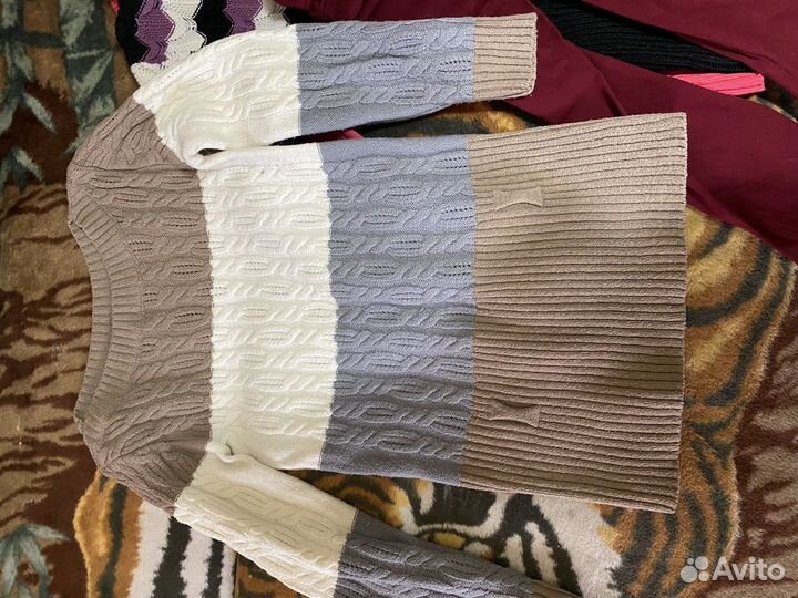 Отдам бесплатно женские вещи