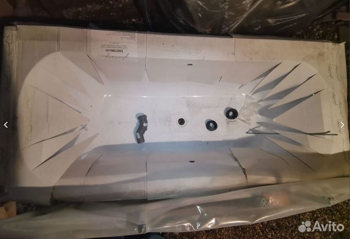 Акриловая ванна Jacob Delafon Elise c каркасом