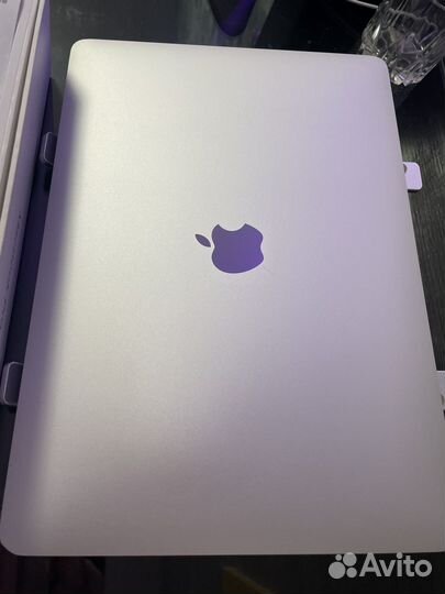MacBook Pro 13, 2017, 8/256 (новый акб)
