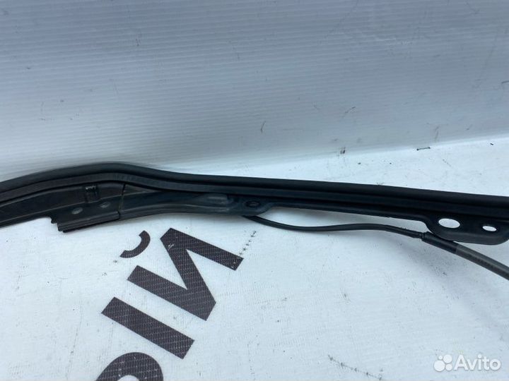 Датчик защемления багажника левый Toyota