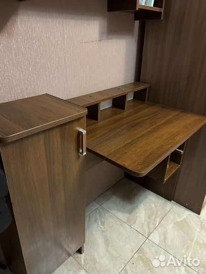 Письменный стол