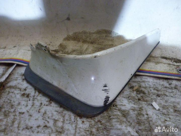 Брызговик Nissan Bluebird, EU14, HU14, QU14, U14,'