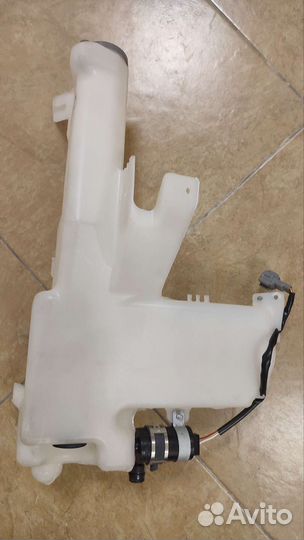 Бачок омывателя Nissan Murano 02-08 года)