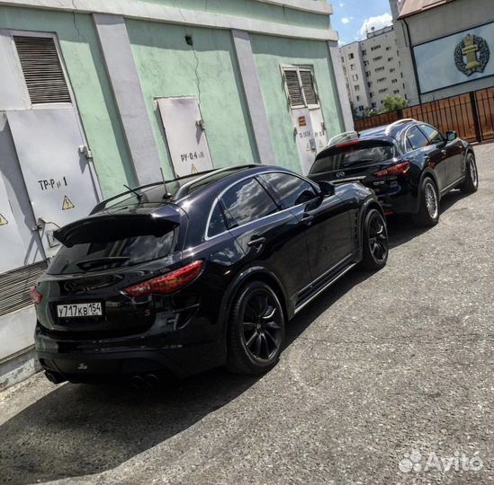 Спойлер верхний Infiniti fx/qx70
