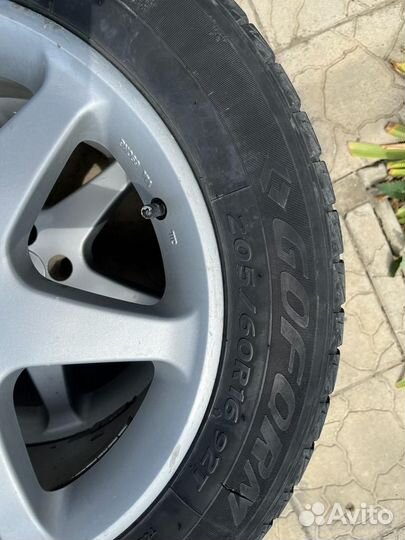 Hankook Winter I'Cept IZ2 205/60 R16