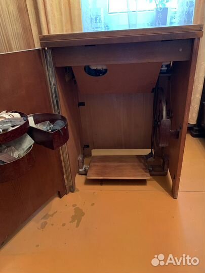 Швейная машина Чайка