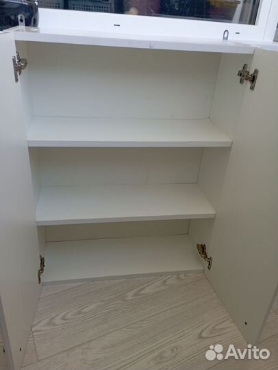 Шкафчик навесной