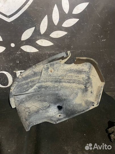 Подкрылок Mazda 3