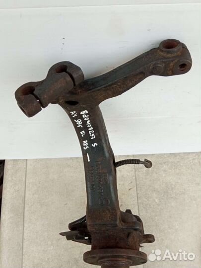 Ступица передняя левая Audi A4 B5 (S4,RS4) 8D04072