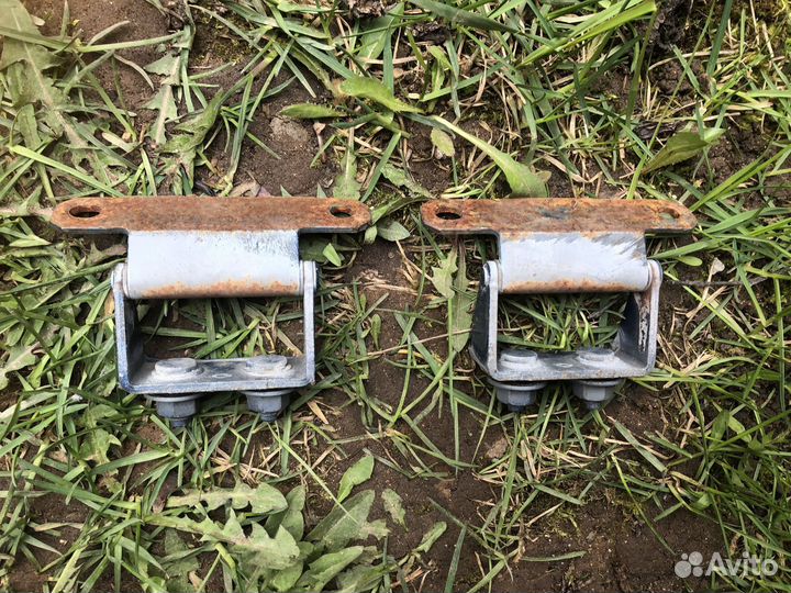 Петли багажника 2шт. Ниссан Альмера Н15 1998г