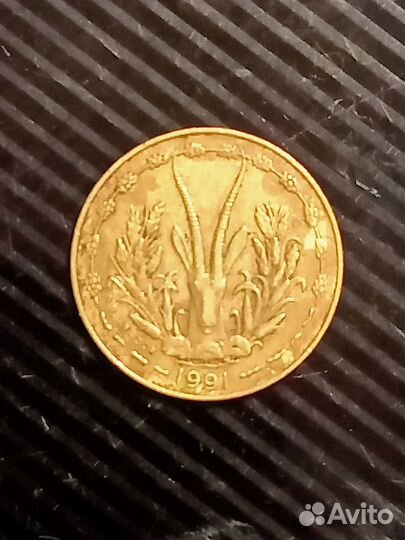 Монета Западной Африки 5 франков 1991