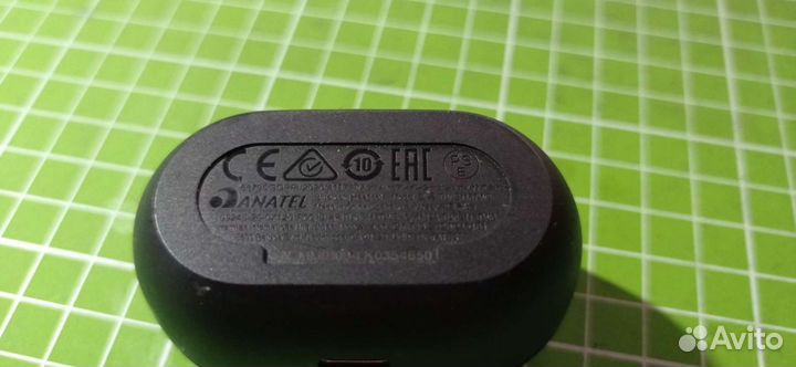 Зарядник для беспроводных наушников JBL