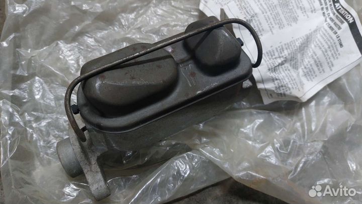 Главный тормозной цилиндр Ford 1983-87