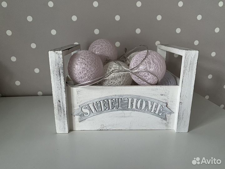 Ящик декоративный + шарики гирлянда