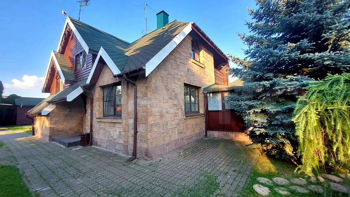 Коттедж 250 м² на участке 16 сот.