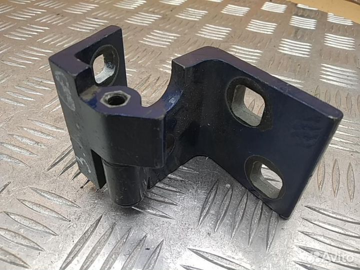 Петля двери задней правой нижняя BMW 5-Series/M5