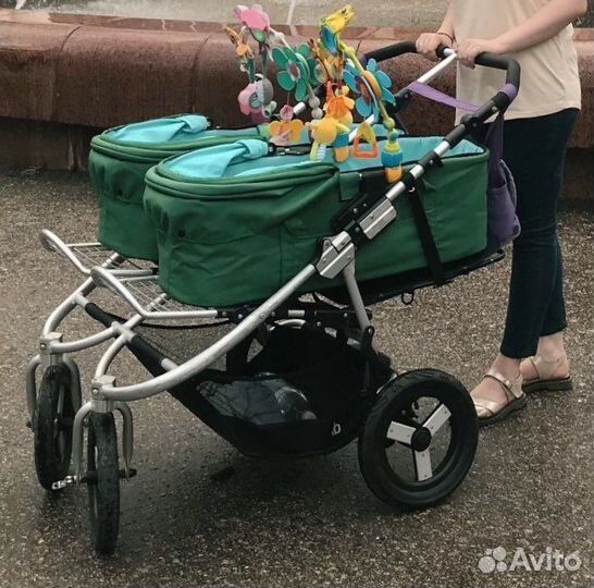 Коляска для двойни bumbleride