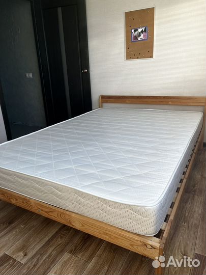 Кровать с матрасом бу 140х200