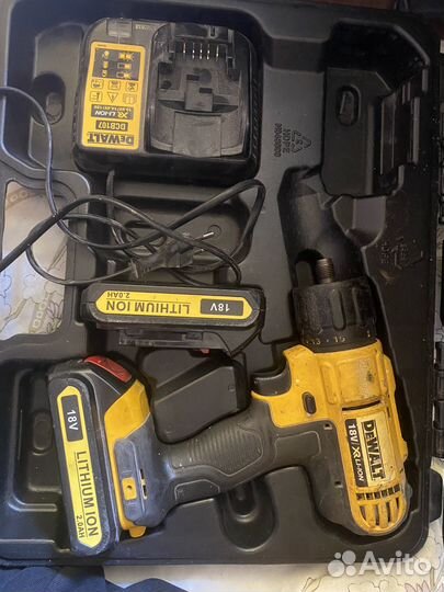 Шуруповерт dewalt 18v