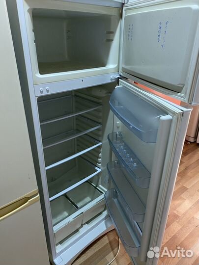 Холодильник indesit