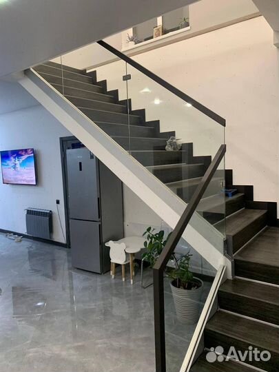 Перила для лестниц из стекла