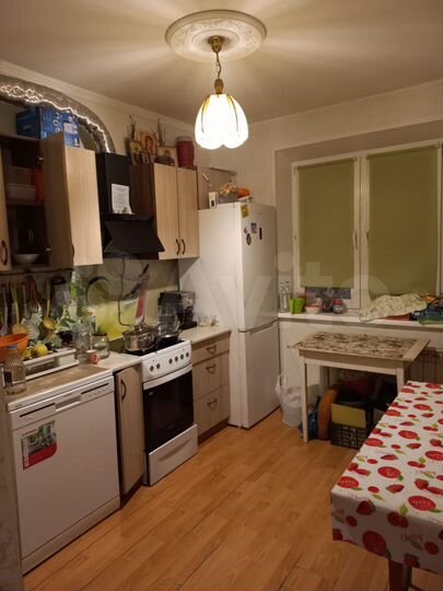 4-к. квартира, 77 м², 8/10 эт.