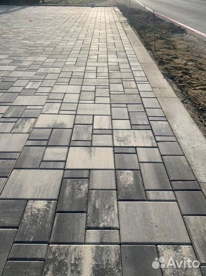 Укладка тротуарной плитки и Асфальтирование